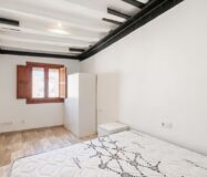 Квартира з балконом в Ель Борн, Барселона, 73 кв.м.