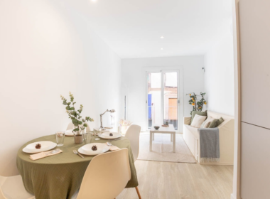 Сучасна квартира 54 кв.м в центрі Барселони з ремонтом