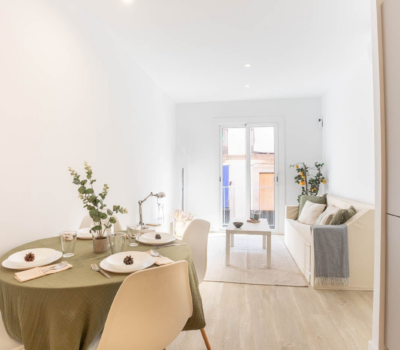 Сучасна квартира 54 кв.м в центрі Барселони з ремонтом