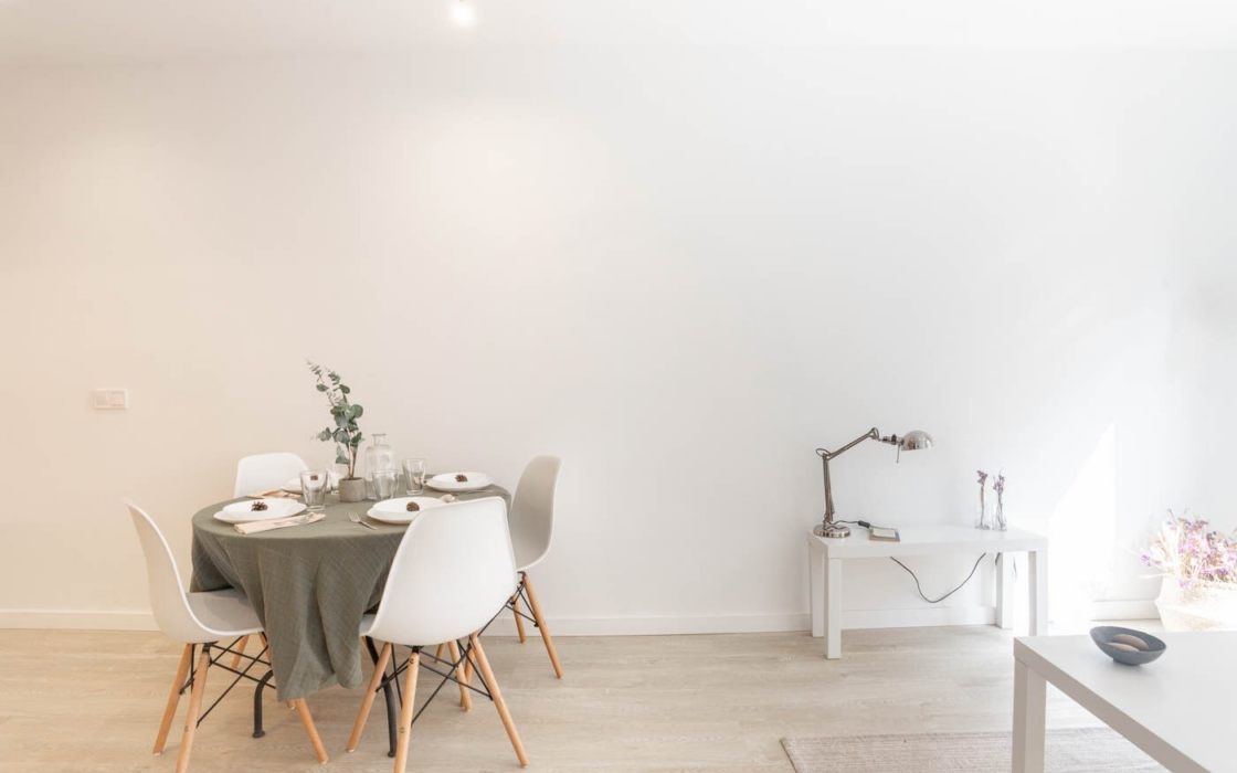 Сучасна квартира 54 кв.м в центрі Барселони з ремонтом