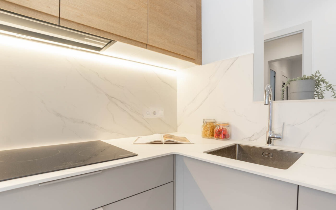 Сучасна квартира 54 кв.м в центрі Барселони з ремонтом