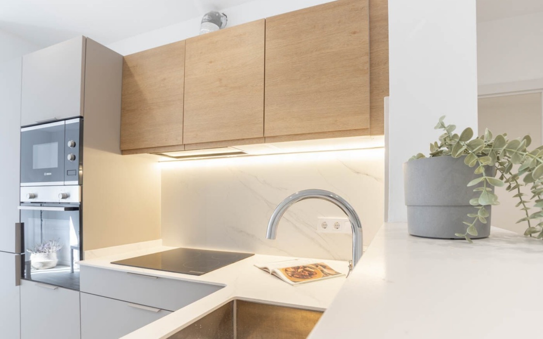 Сучасна квартира 54 кв.м в центрі Барселони з ремонтом