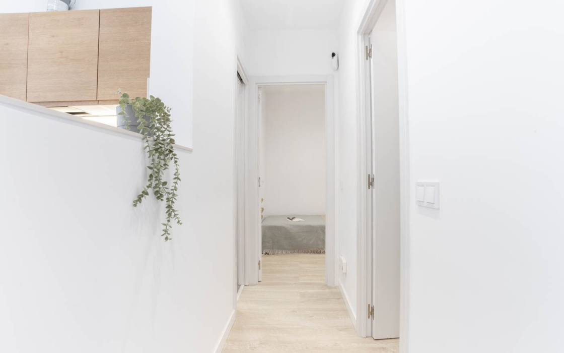 Сучасна квартира 54 кв.м в центрі Барселони з ремонтом