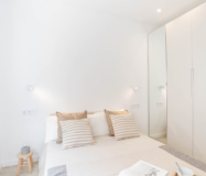 Сучасна квартира 54 кв.м в центрі Барселони з ремонтом