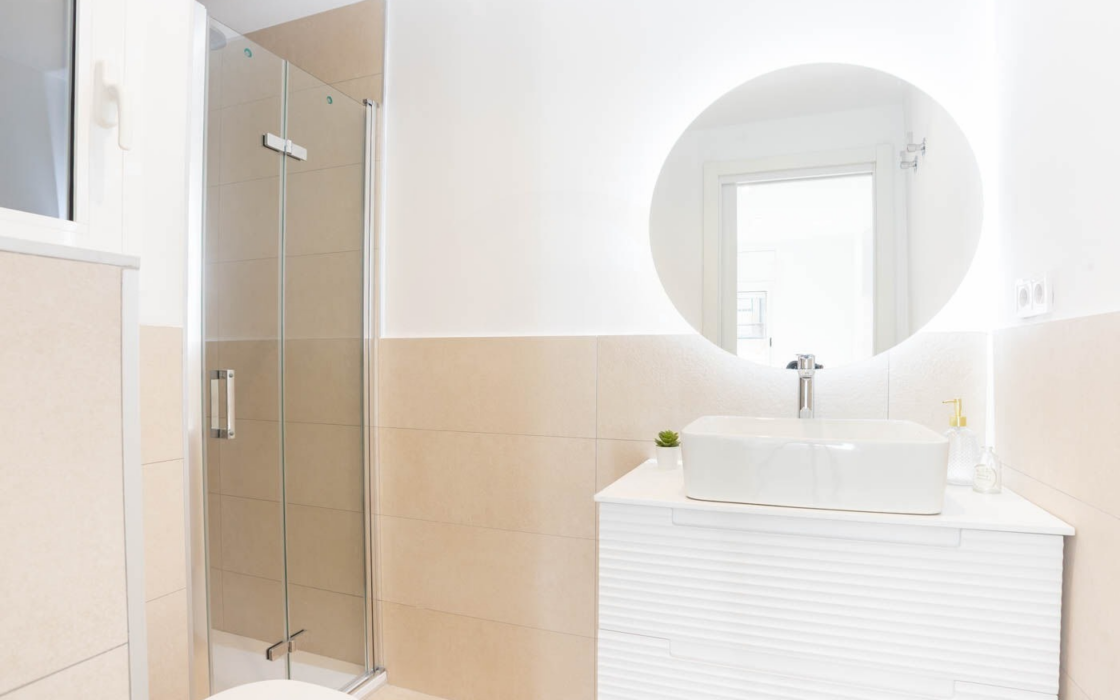 Сучасна квартира 54 кв.м в центрі Барселони з ремонтом