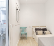 Сучасна квартира 54 кв.м в центрі Барселони з ремонтом