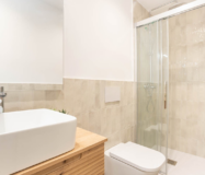 Сучасна квартира 54 кв.м в центрі Барселони з ремонтом