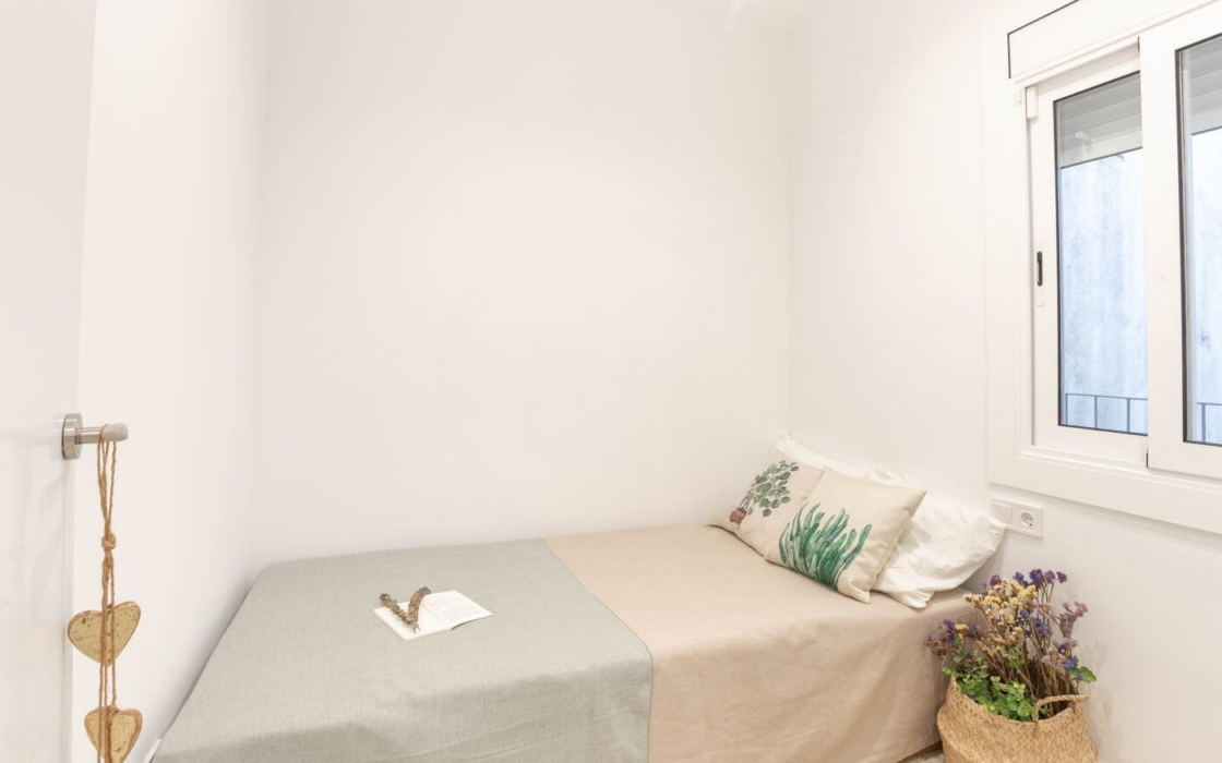 Сучасна квартира 54 кв.м в центрі Барселони з ремонтом