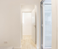 Сучасна квартира 54 кв.м в центрі Барселони з ремонтом