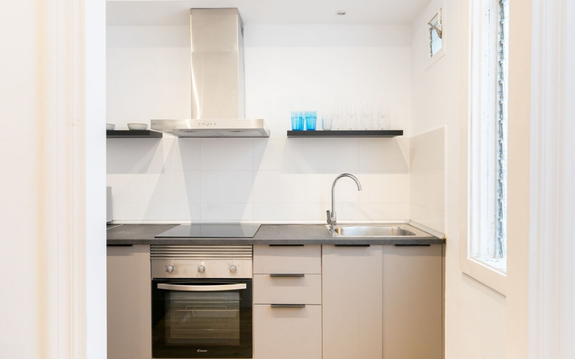 Квартира 71 кв.м в Барселоні у музею MACBA з ванною