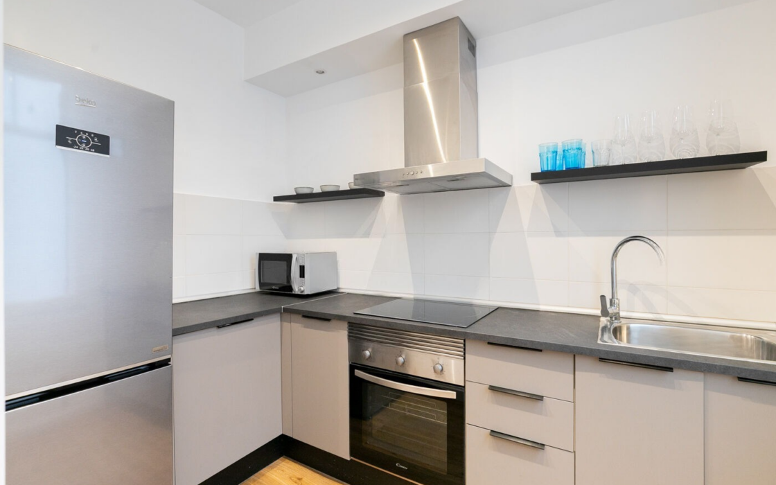 Квартира 71 кв.м в Барселоні у музею MACBA з ванною