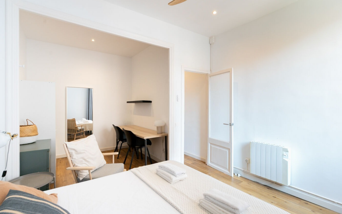 Квартира 71 кв.м в Барселоні у музею MACBA з ванною