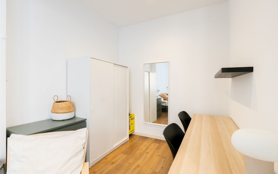 Квартира 71 кв.м в Барселоні у музею MACBA з ванною