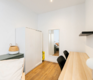 Квартира 71 кв.м в Барселоні у музею MACBA з ванною