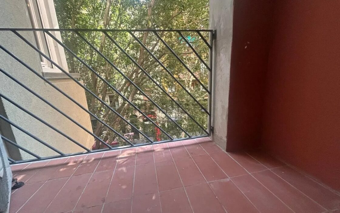 Квартира 80 кв.м в Сант-Антони, Барселона з балконом