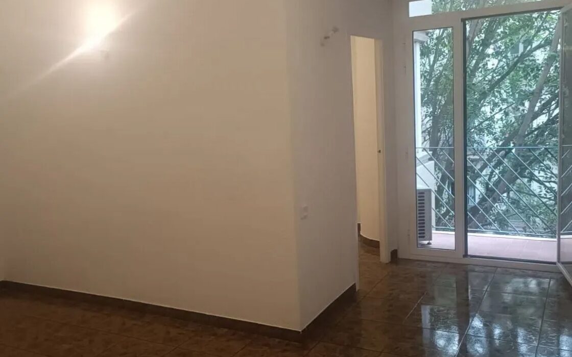 Квартира 80 кв.м в Сант-Антони, Барселона з балконом