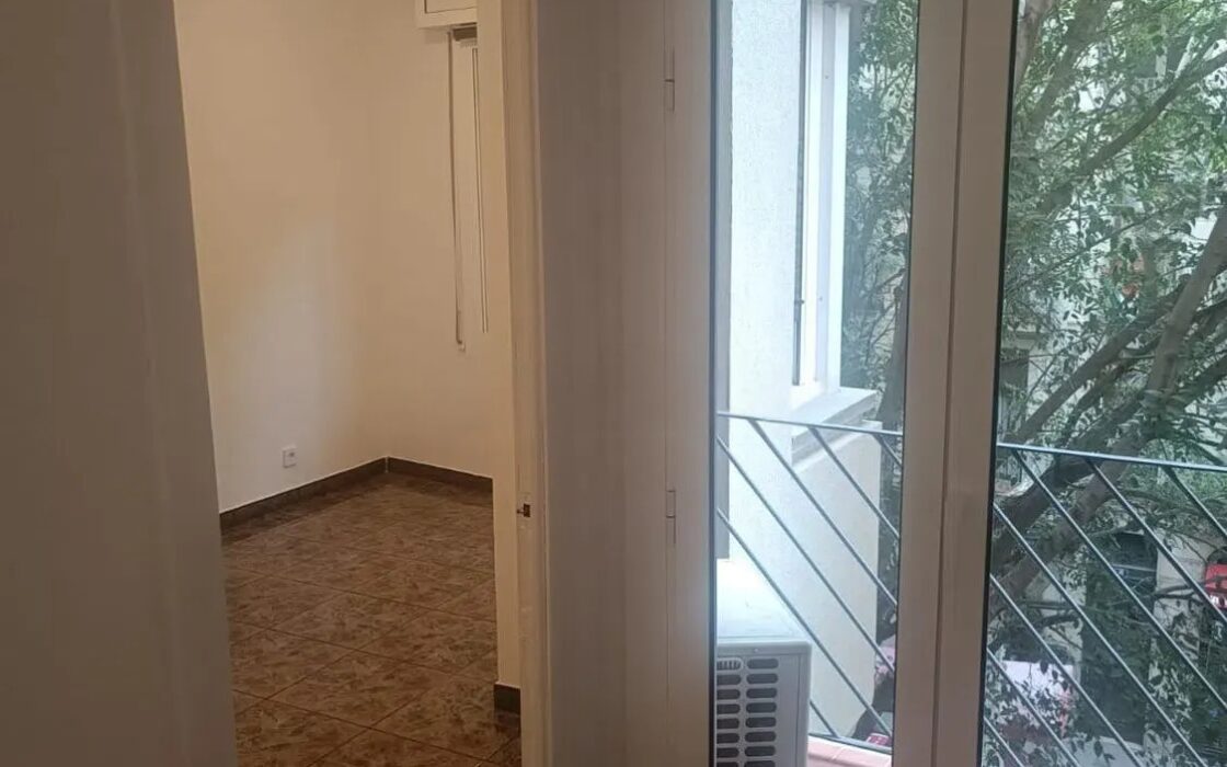 Квартира 80 кв.м в Сант-Антони, Барселона з балконом