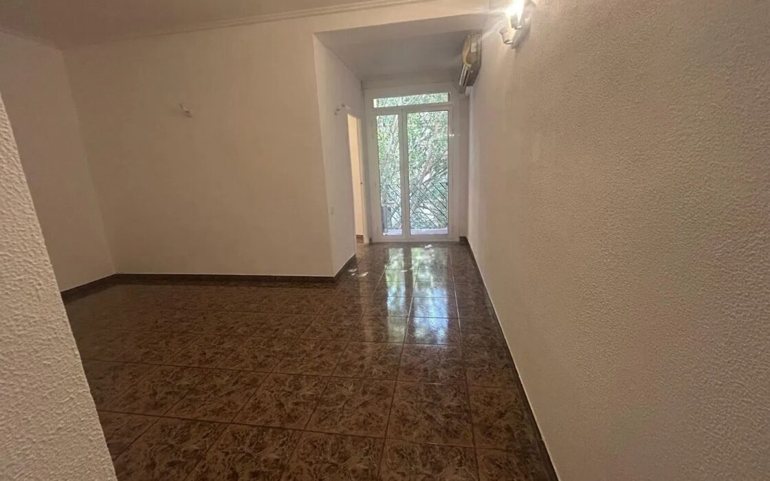 Квартира 80 кв.м в Сант-Антони, Барселона з балконом