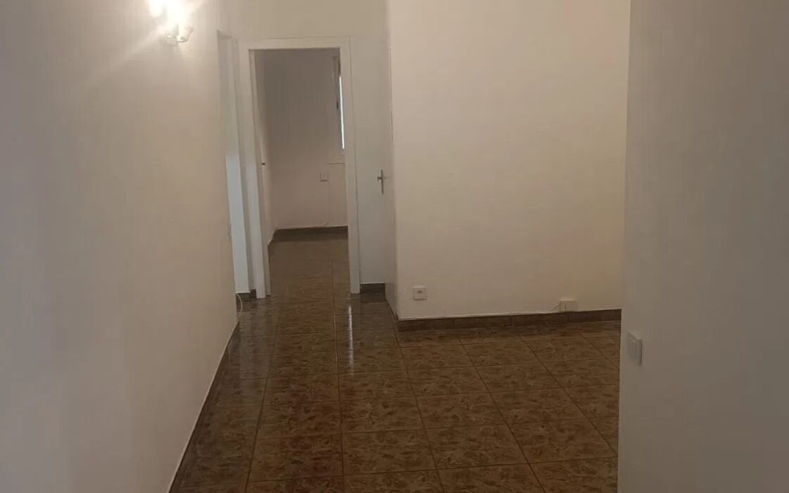 Квартира 80 кв.м в Сант-Антони, Барселона з балконом