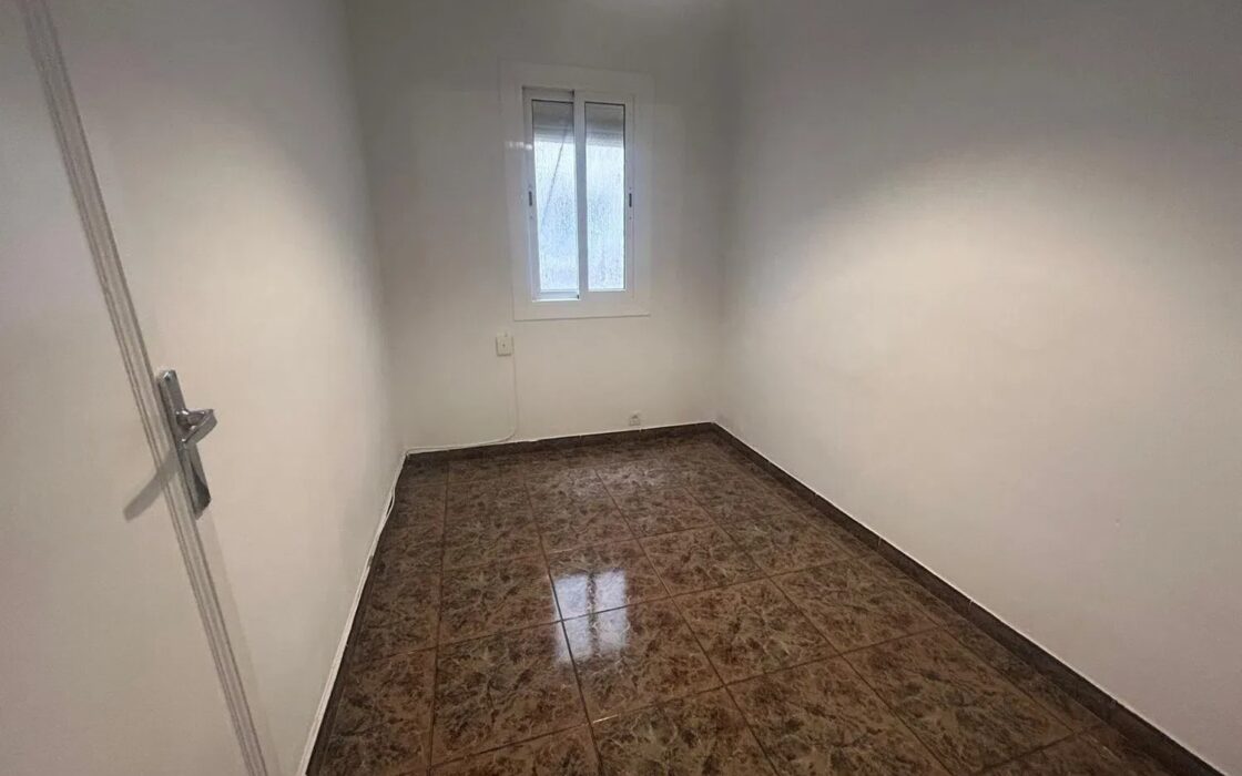 Квартира 80 кв.м в Сант-Антони, Барселона з балконом