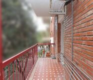 Світла квартира 80 кв.м в Побле-Сек, Барселона з балконом