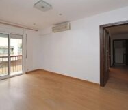 Світла квартира 80 кв.м в Побле-Сек, Барселона з балконом