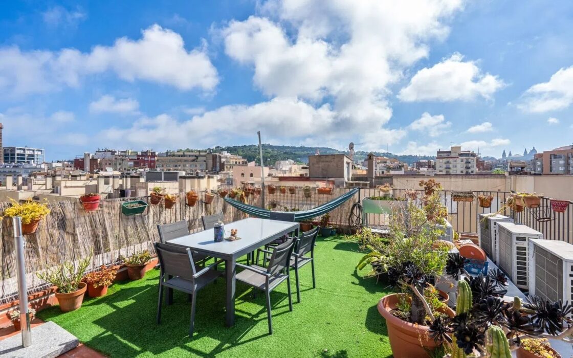 Квартира з терасою в Равалі, Барселона, 64 кв.м, 2 спальні