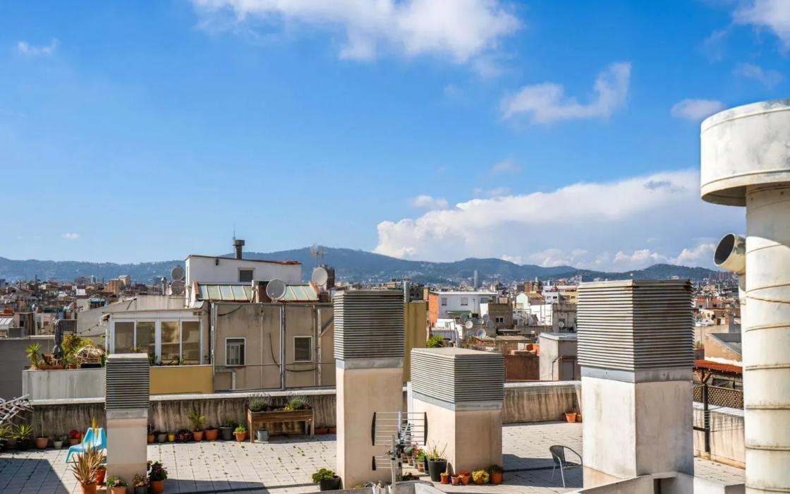 Квартира з терасою в Равалі, Барселона, 64 кв.м, 2 спальні