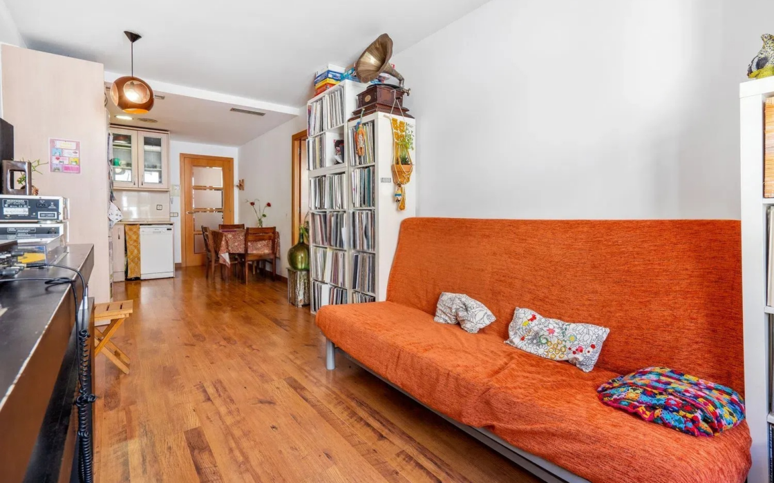 Квартира з терасою в Равалі, Барселона, 64 кв.м, 2 спальні