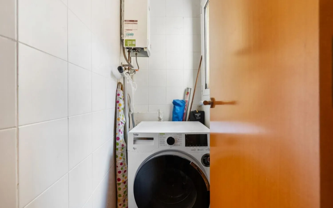 Квартира з терасою в Равалі, Барселона, 64 кв.м, 2 спальні