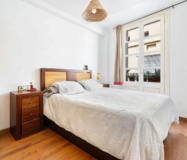 Квартира з терасою в Равалі, Барселона, 64 кв.м, 2 спальні