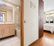 Квартира з терасою в Равалі, Барселона, 64 кв.м, 2 спальні