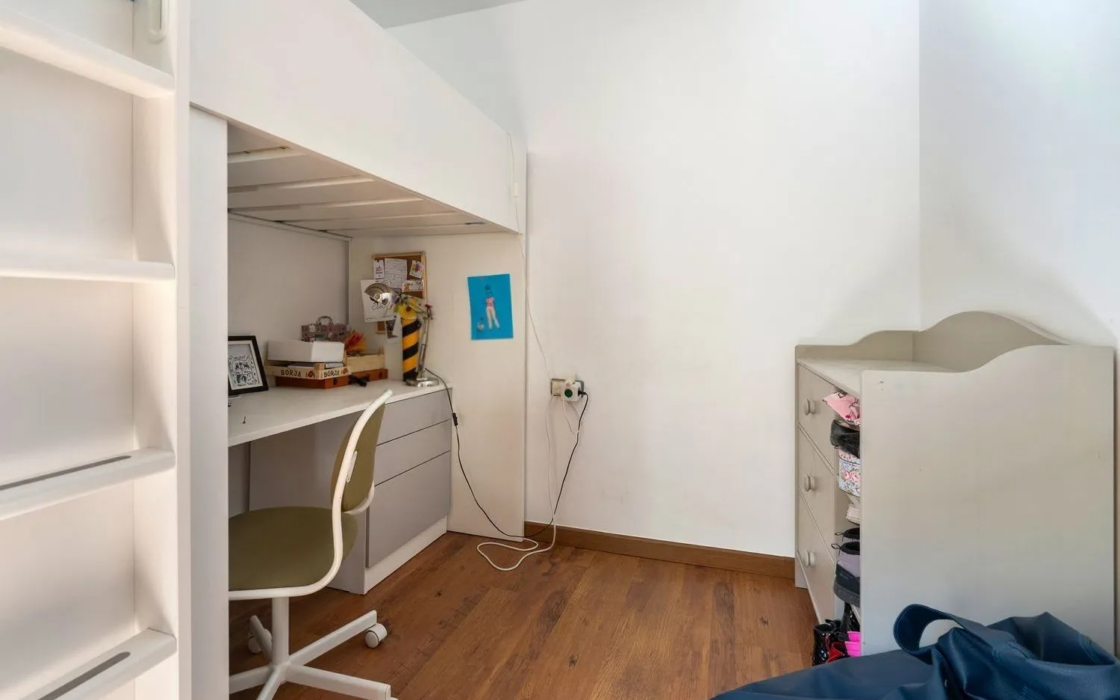 Квартира з терасою в Равалі, Барселона, 64 кв.м, 2 спальні