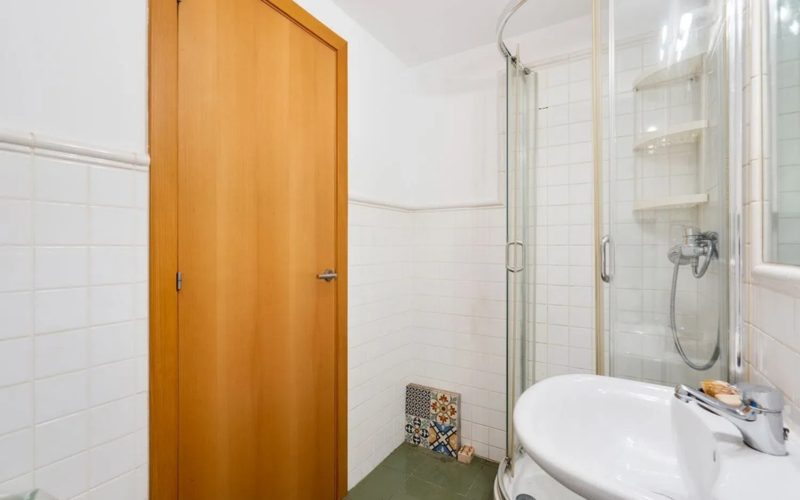 Квартира з терасою в Равалі, Барселона, 64 кв.м, 2 спальні