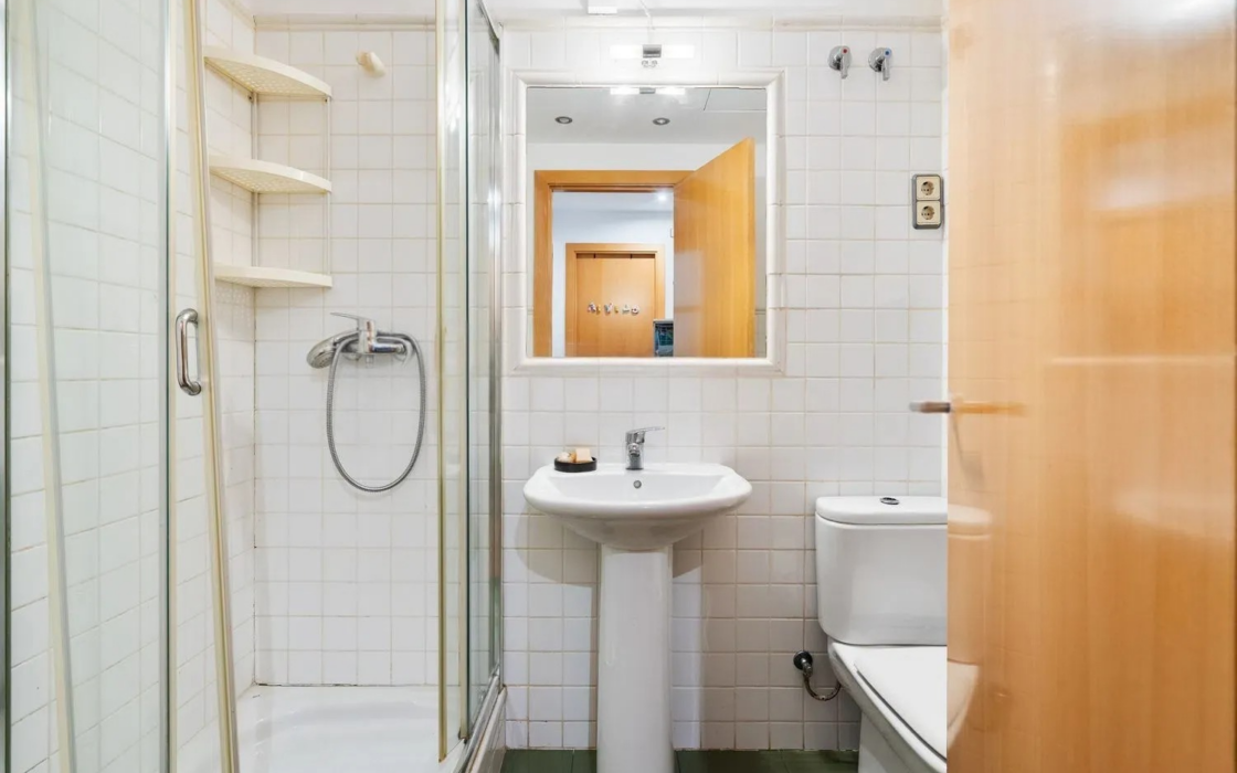 Квартира з терасою в Равалі, Барселона, 64 кв.м, 2 спальні