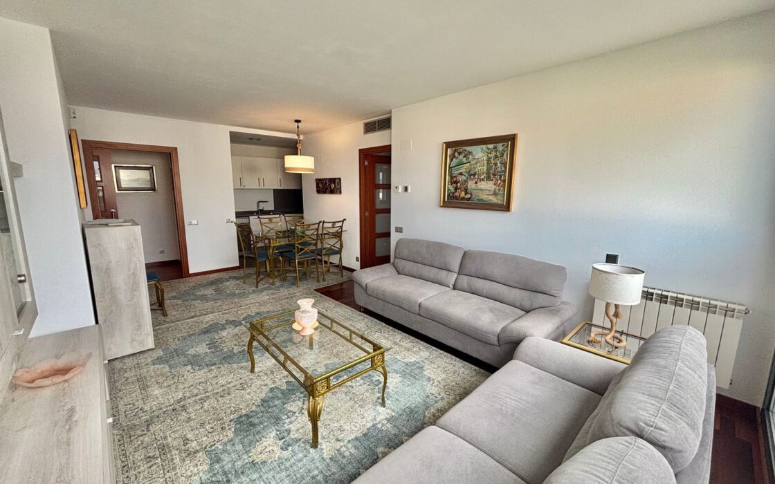 Елегантна квартира 78 кв.м на верхньому поверсі Барселони