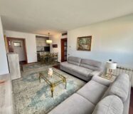 Елегантна квартира 78 кв.м на верхньому поверсі Барселони