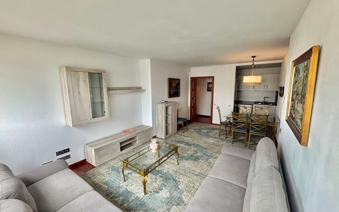 Елегантна квартира 78 кв.м на верхньому поверсі Барселони