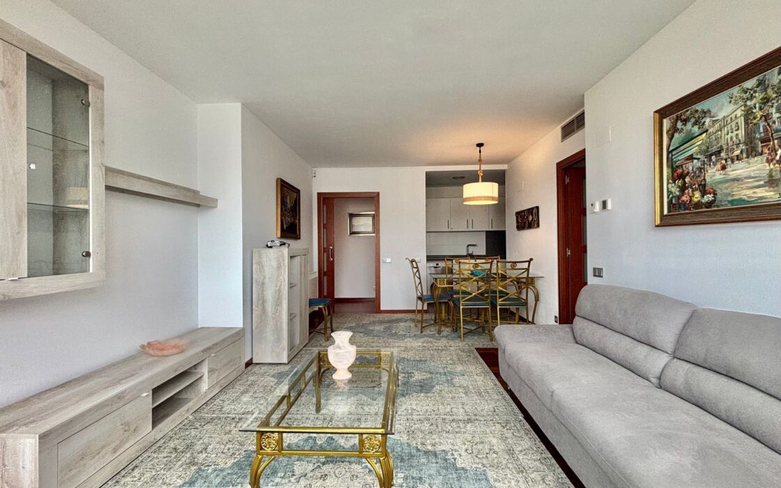 Елегантна квартира 78 кв.м на верхньому поверсі Барселони