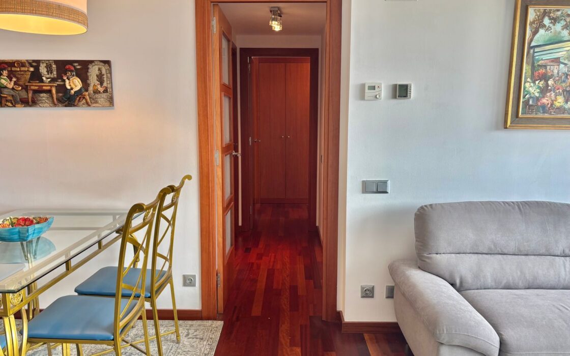 Елегантна квартира 78 кв.м на верхньому поверсі Барселони