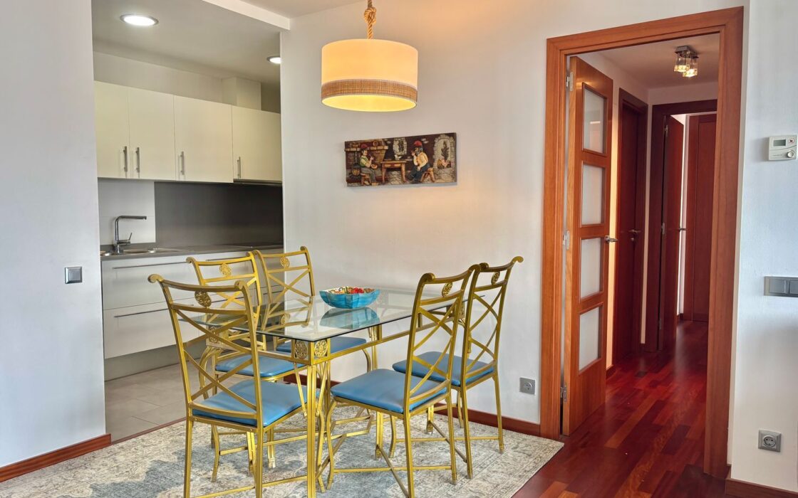 Елегантна квартира 78 кв.м на верхньому поверсі Барселони