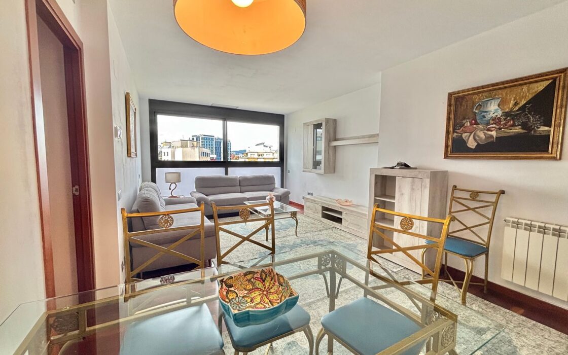 Елегантна квартира 78 кв.м на верхньому поверсі Барселони