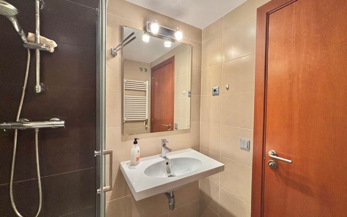 Елегантна квартира 78 кв.м на верхньому поверсі Барселони