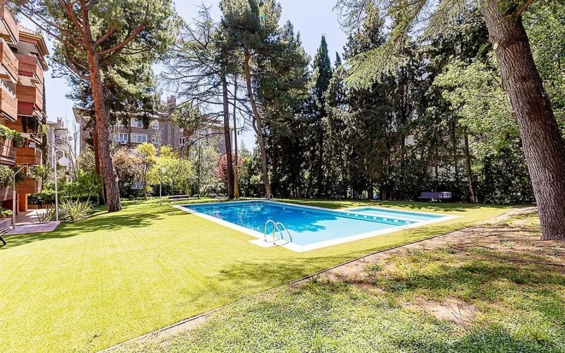 Квартира 78 кв.м з басейном у Педральбесі, Барселона