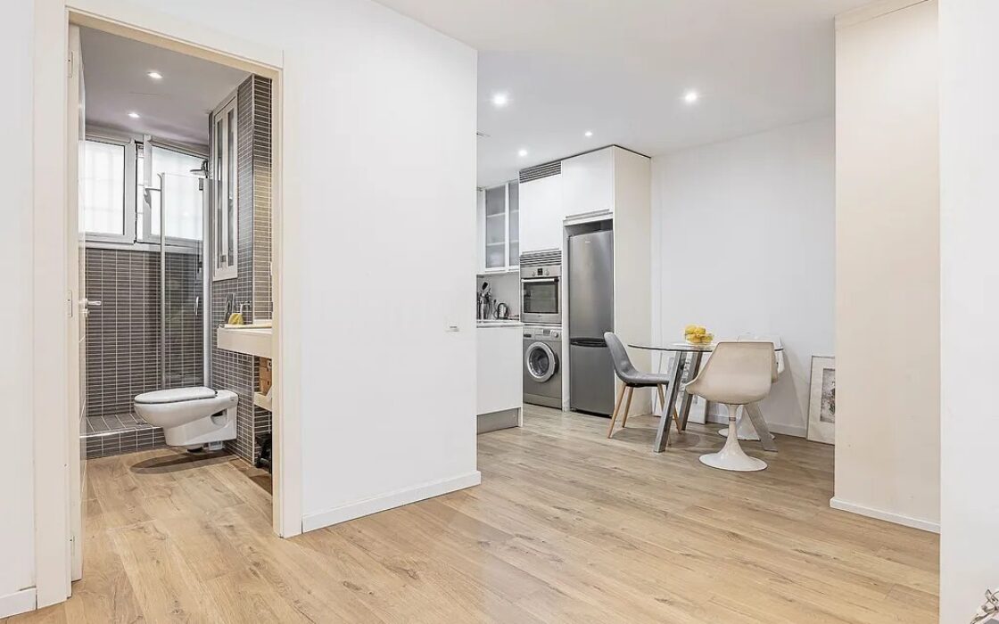 Квартира 78 кв.м з басейном у Педральбесі, Барселона