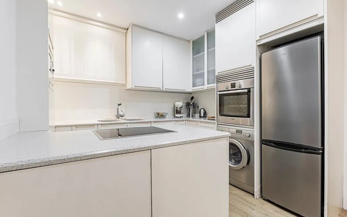 Квартира 78 кв.м з басейном у Педральбесі, Барселона