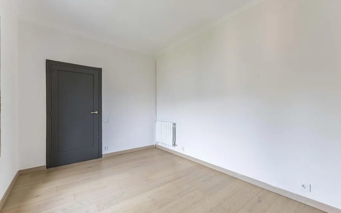 Світла квартира 170 кв.м в районі Саррія, Барселона