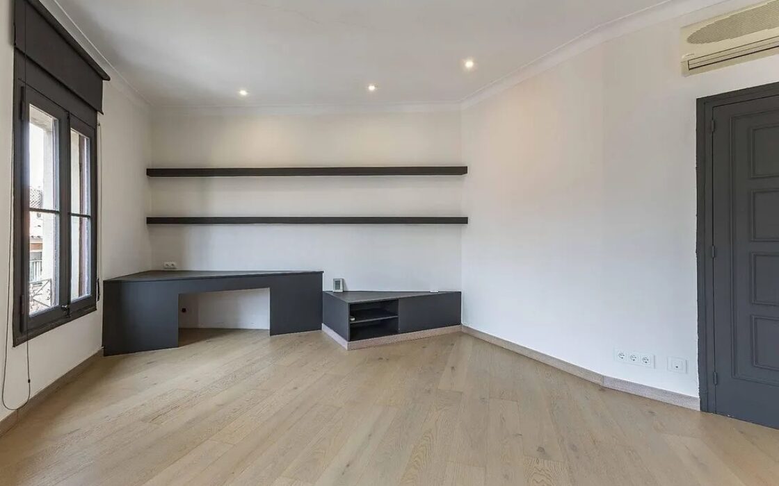 Світла квартира 170 кв.м в районі Саррія, Барселона