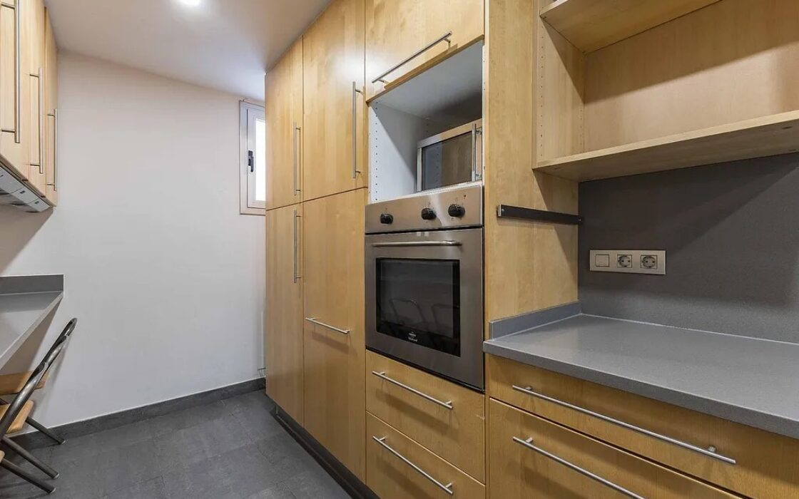 Світла квартира 170 кв.м в районі Саррія, Барселона