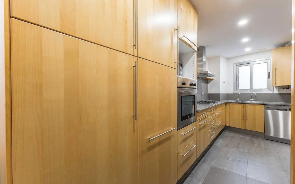 Світла квартира 170 кв.м в районі Саррія, Барселона